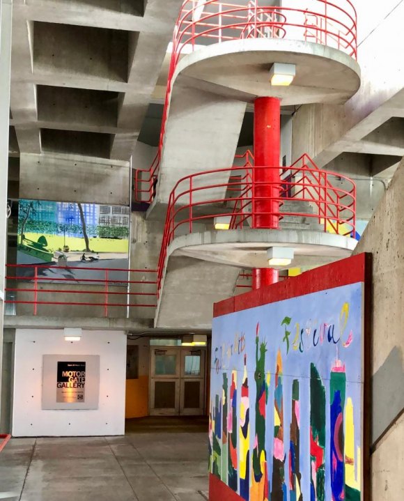 We can do better than this: RIOC's Disgraceful Neglect of Motorgate Public Space A good start, then a full stop. Artists helped, contributing work to the Atrium, but it needs more to make it a destination.